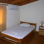 Pythos شقة فندقية 2*