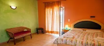 Hotel de apartamente Pythos 2*